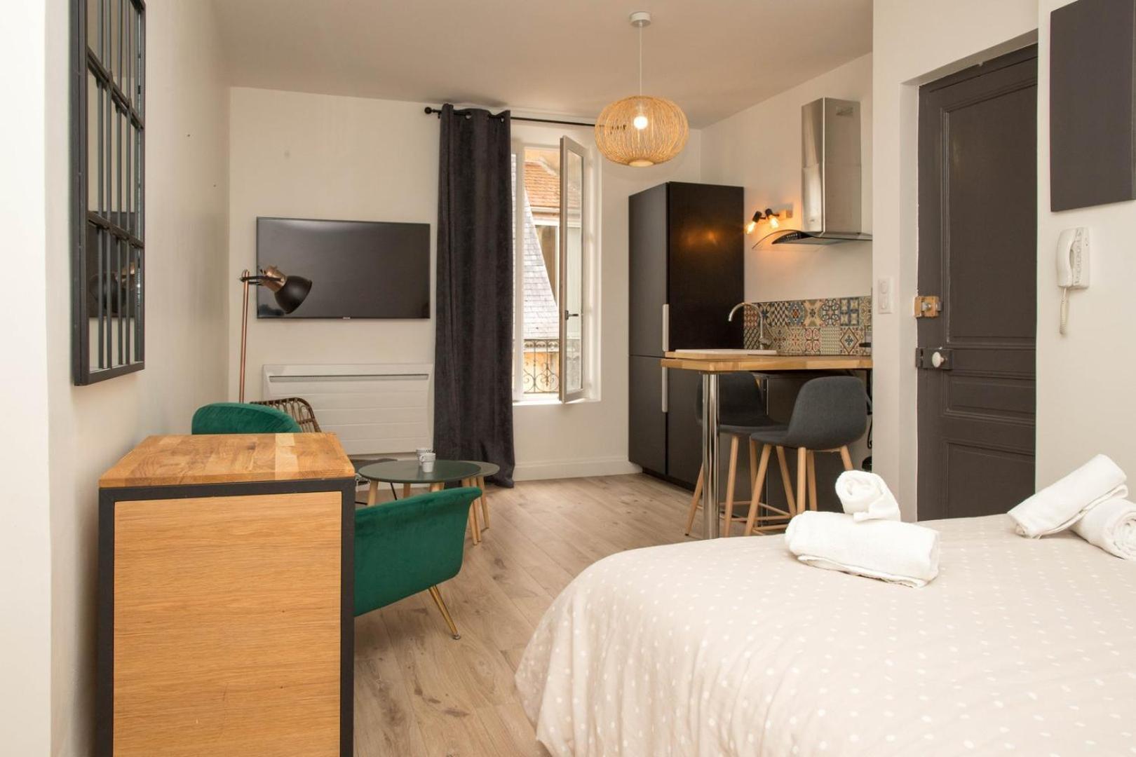 Grand Studio Industriel Dans Le Centre Historique Apartment ปัวติเยร์ ภายนอก รูปภาพ