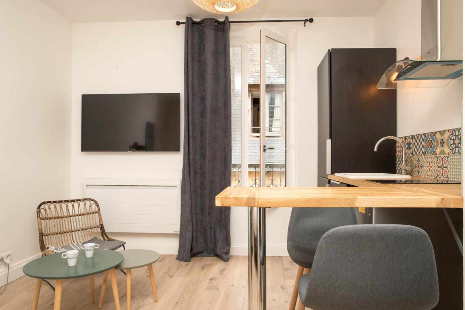 Grand Studio Industriel Dans Le Centre Historique Apartment ปัวติเยร์ ภายนอก รูปภาพ